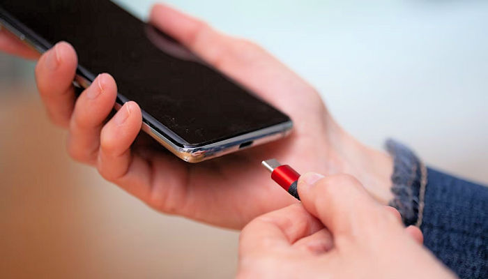 ¿Cómo evitar que la batería celular se descargue?