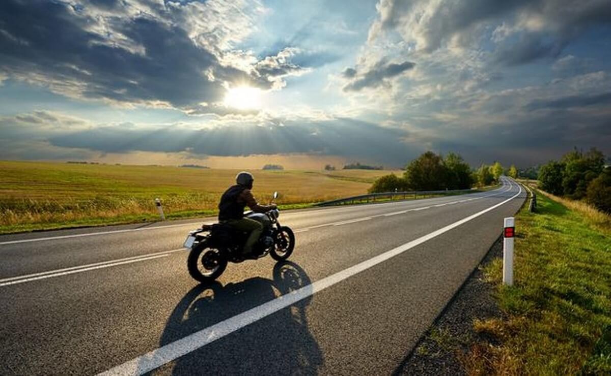 Descubre Cuántos Kilómetros Puede Recorrer una Moto 250cc