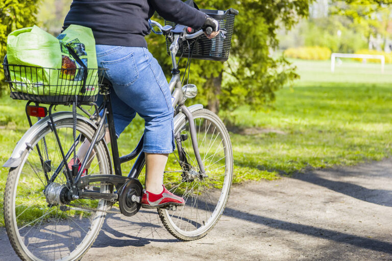 ¡La Bicicleta: Una Manera Eficaz y Divertida para Bajar de Peso!